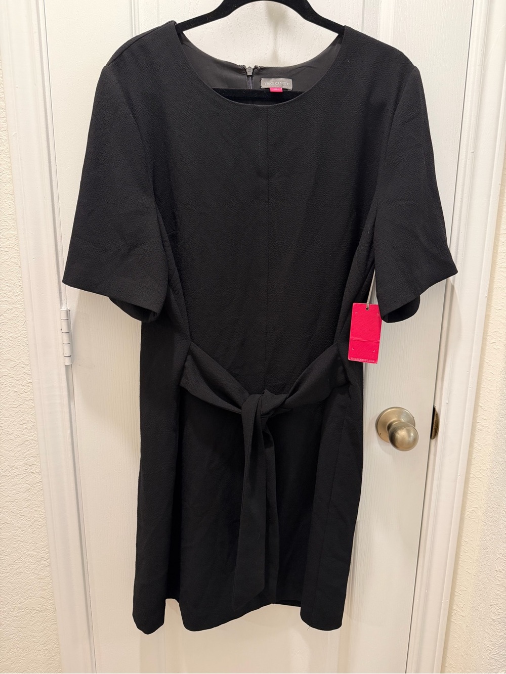 Vince Camuto Black Midi Tie-Waist Short Sleeve Dress